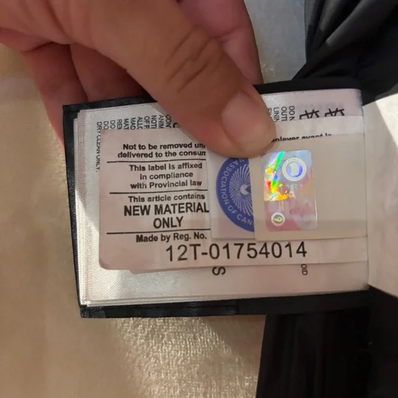 Women’s Canada Goose Expedition Parka - Picture 12 of 16